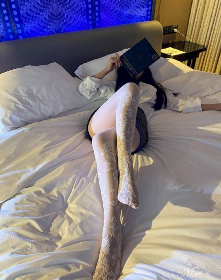 《隔壁女邻居》免费观看