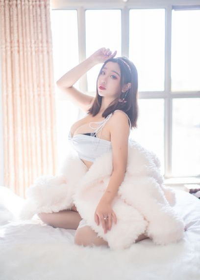 顶女人臀部泄精视频