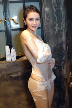 二女同志亚洲人狂欢的剧情介绍